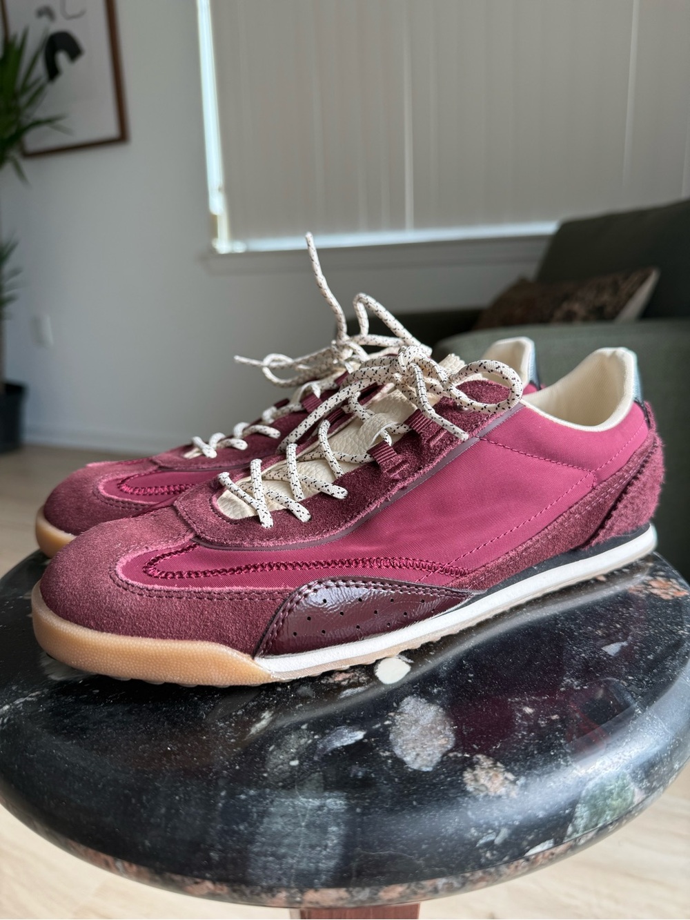 Women’s Burgundy Retro Runner Sneakers - ZARA